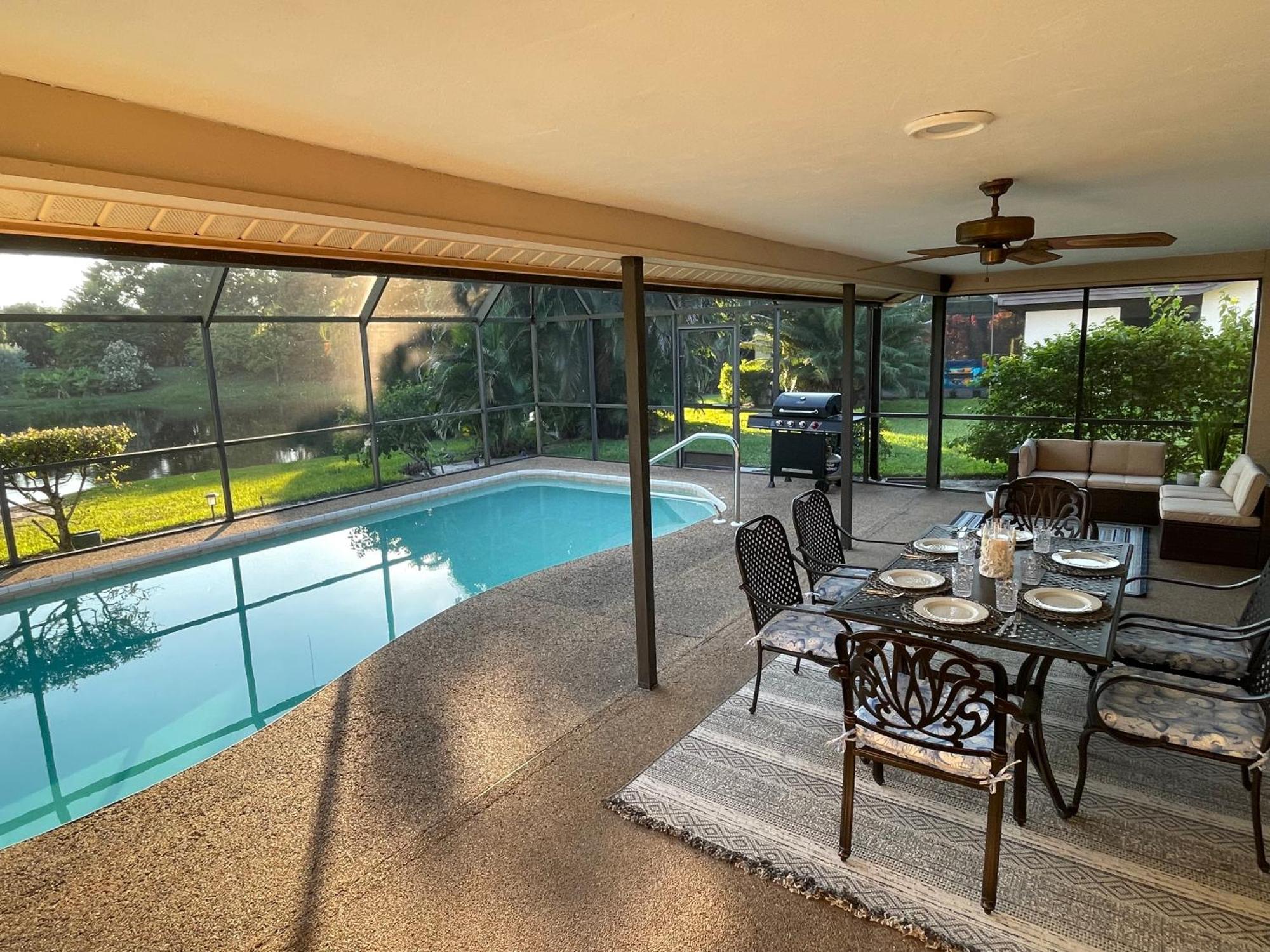 Pool Home With A New Sparkling Pool, Close To Beach, Lovely Lake View North Naples Kültér fotó