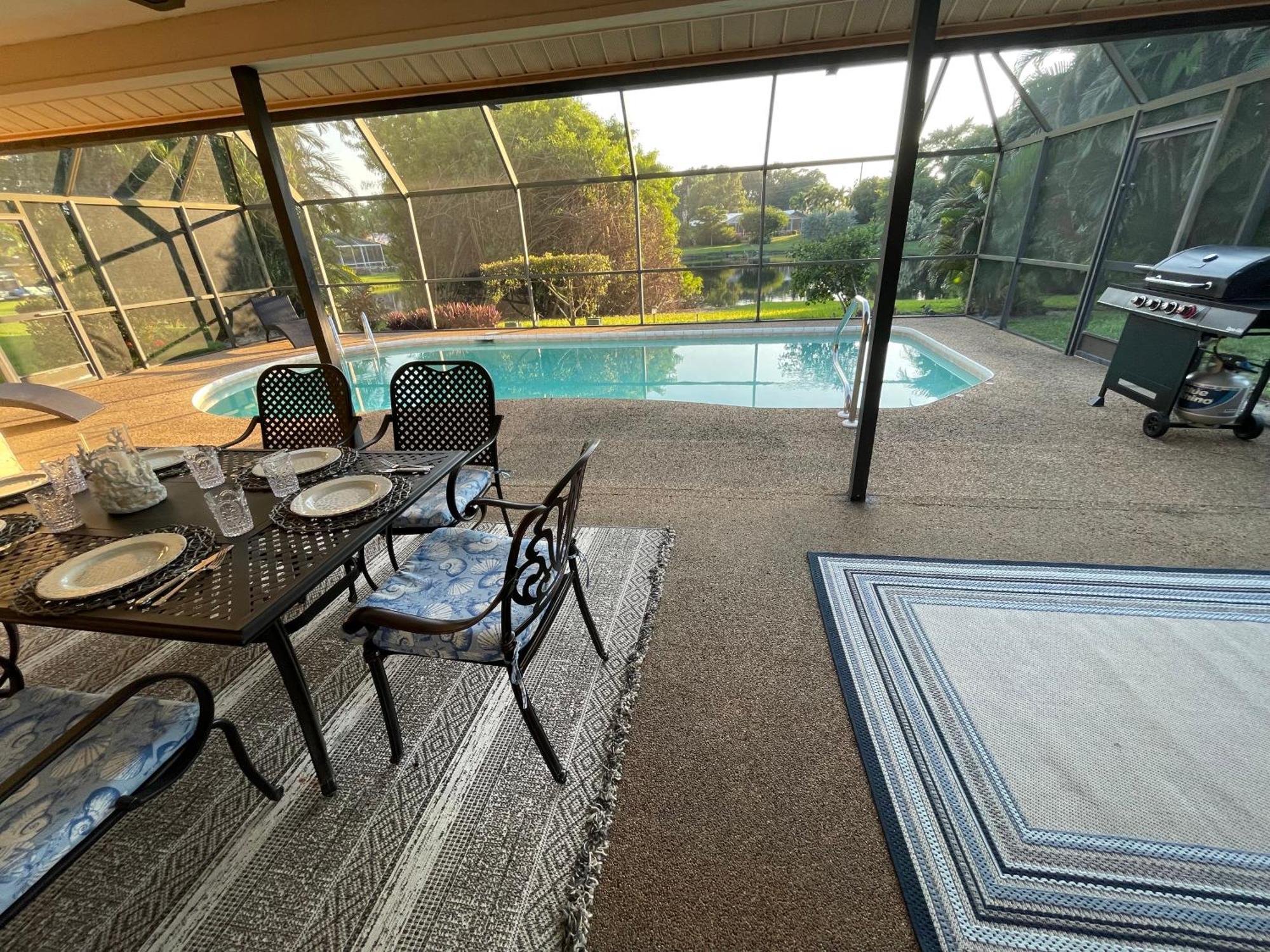 Pool Home With A New Sparkling Pool, Close To Beach, Lovely Lake View North Naples Kültér fotó